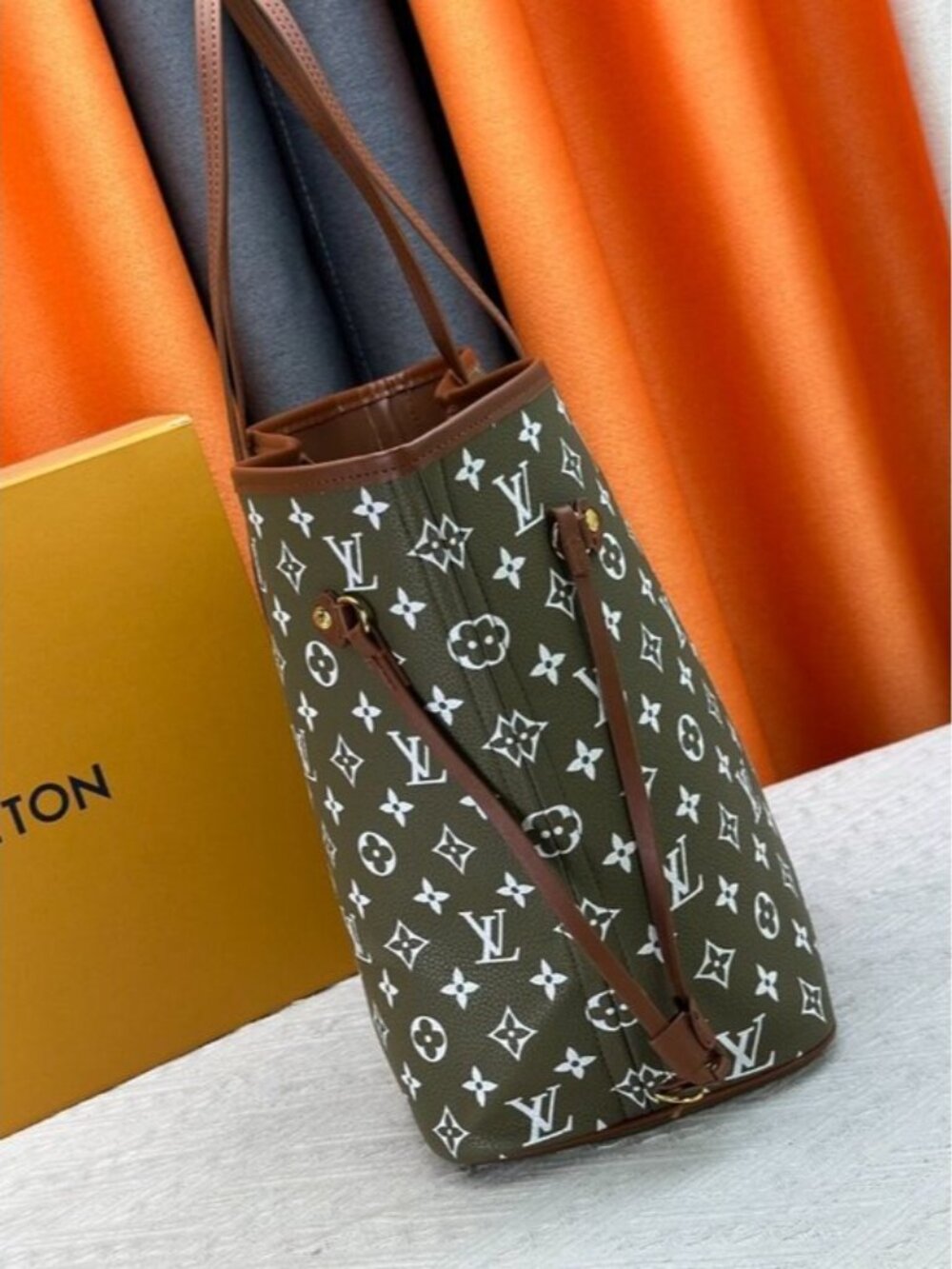 NWT - Louis Vuitton Authentic Bags - Picture 4 of 9